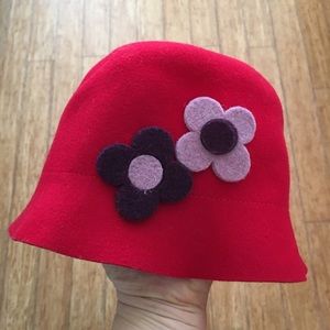 Laura Verdiani Firenze red wool hat with flowers